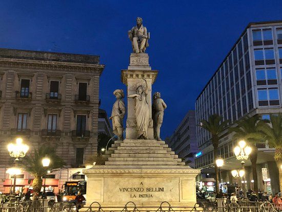 Monumento a Vincenzo Bellini